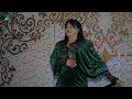 Чеченка поет на концерте в Дагестане