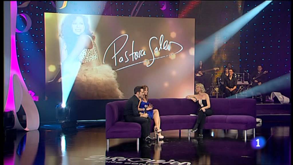 Bustamante - Bandera Blanca (Con Pastora Soler) & Entrevista -