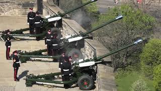 FULL 21 gun salute - Her Majesty Queen Elizabeth's 93rd Birthday - Edinburgh Castle [4K/UHD]