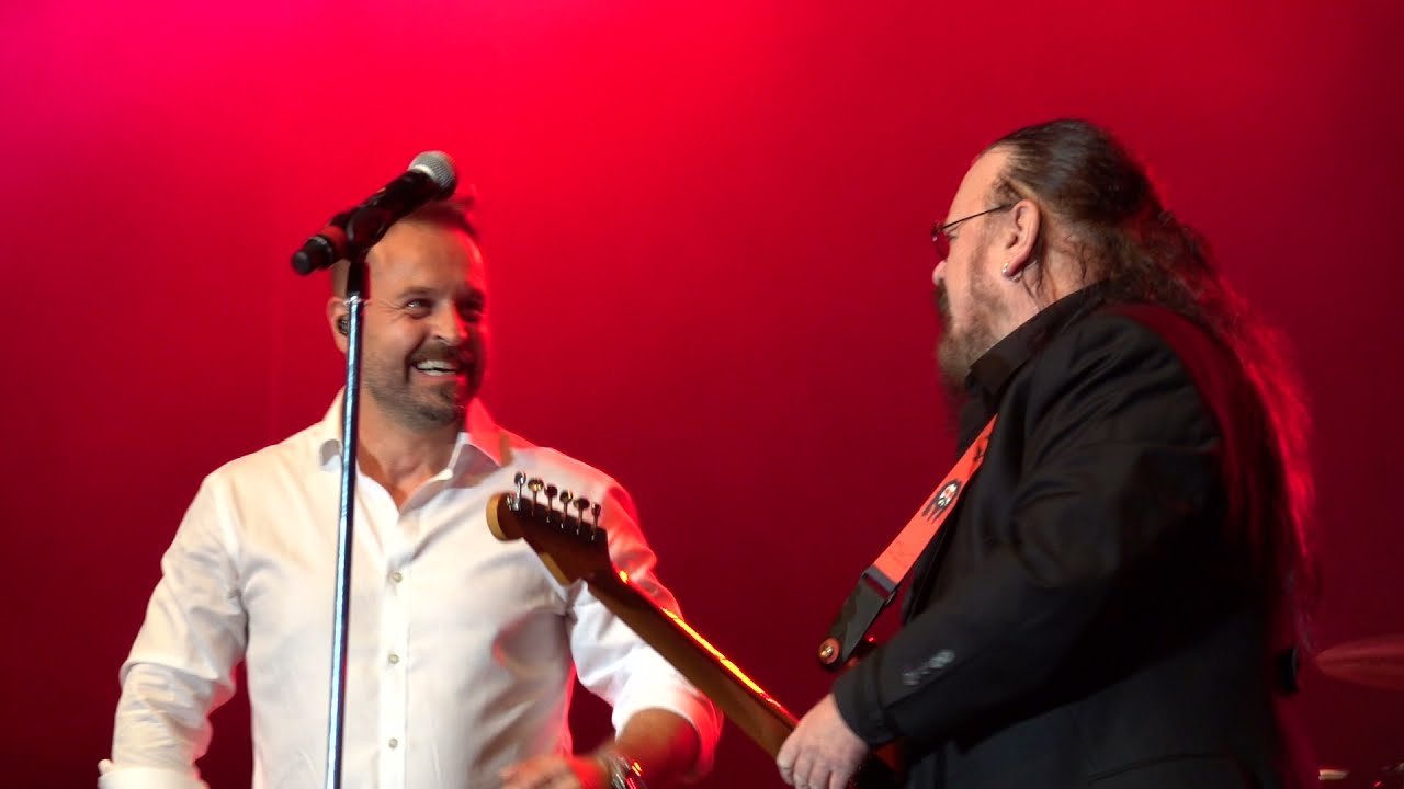 @AlfieBoe & @RoyWood 'Blackberry Way' Trentham, Stoke-On-Trent 05.09.21