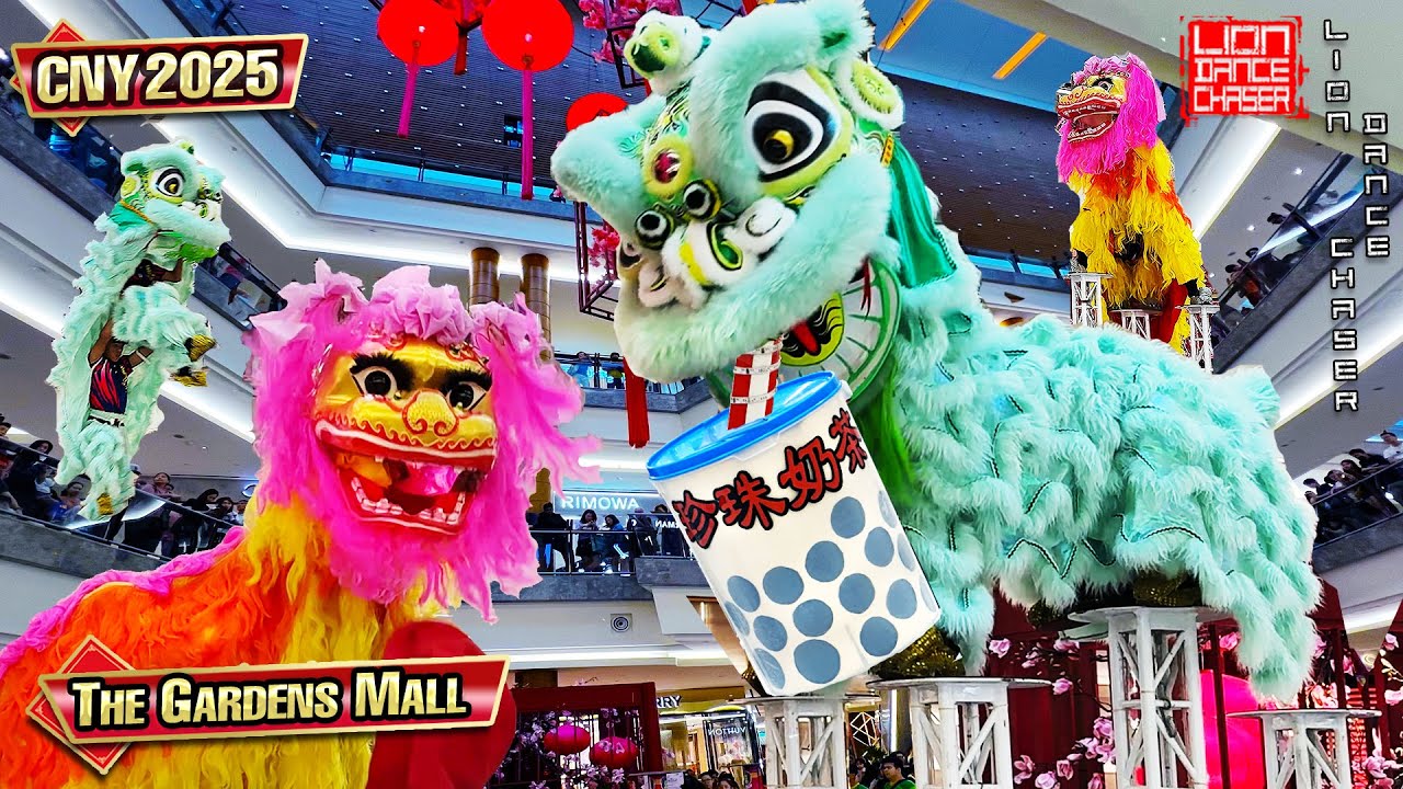 Lion Dance Drinks Bubble Tea | 狮子喝珍珠奶茶 | CNY 2025 | Acrobatic Lion Dance | 新年特备  高桩醒獅 逗乐群众