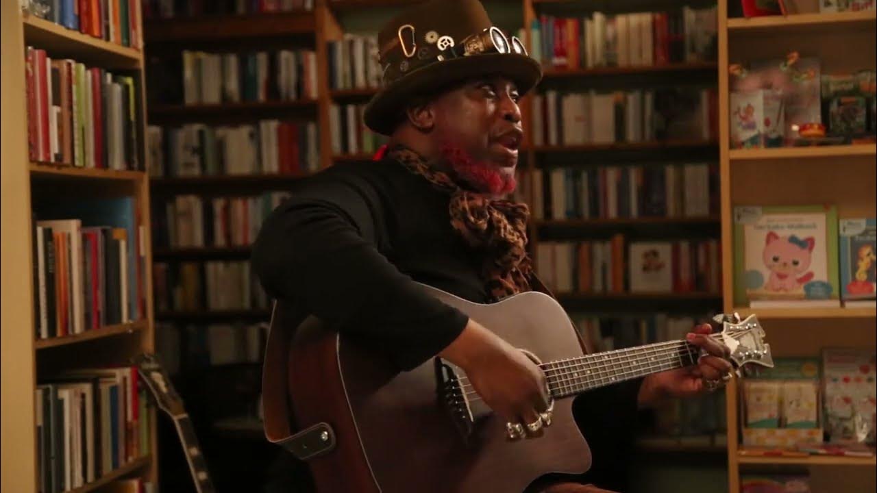 LORD BISHOP ROCKS - (feel no pain) -TONZONEN RECORDS-new album TEAR LORD BISHOP ROCKS - (feel no pain) -TONZONEN RECORDS-new album TEAR