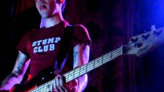 Pete Wentz making faces during the Black Cards' set