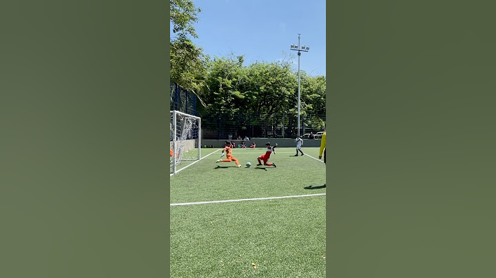 Al final termina siendo un golazo! Luchando hasta el final #penalty #pk #futbol #soccerskills