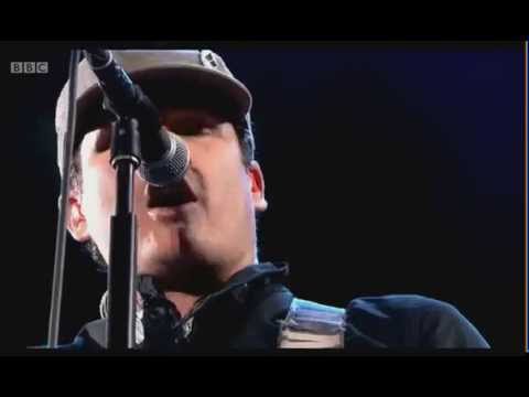 Blink-182 – "Dumpweed" LIVE @ Reading 2014