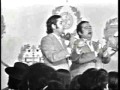 El estribillo de sevillanas más largo de la historia.