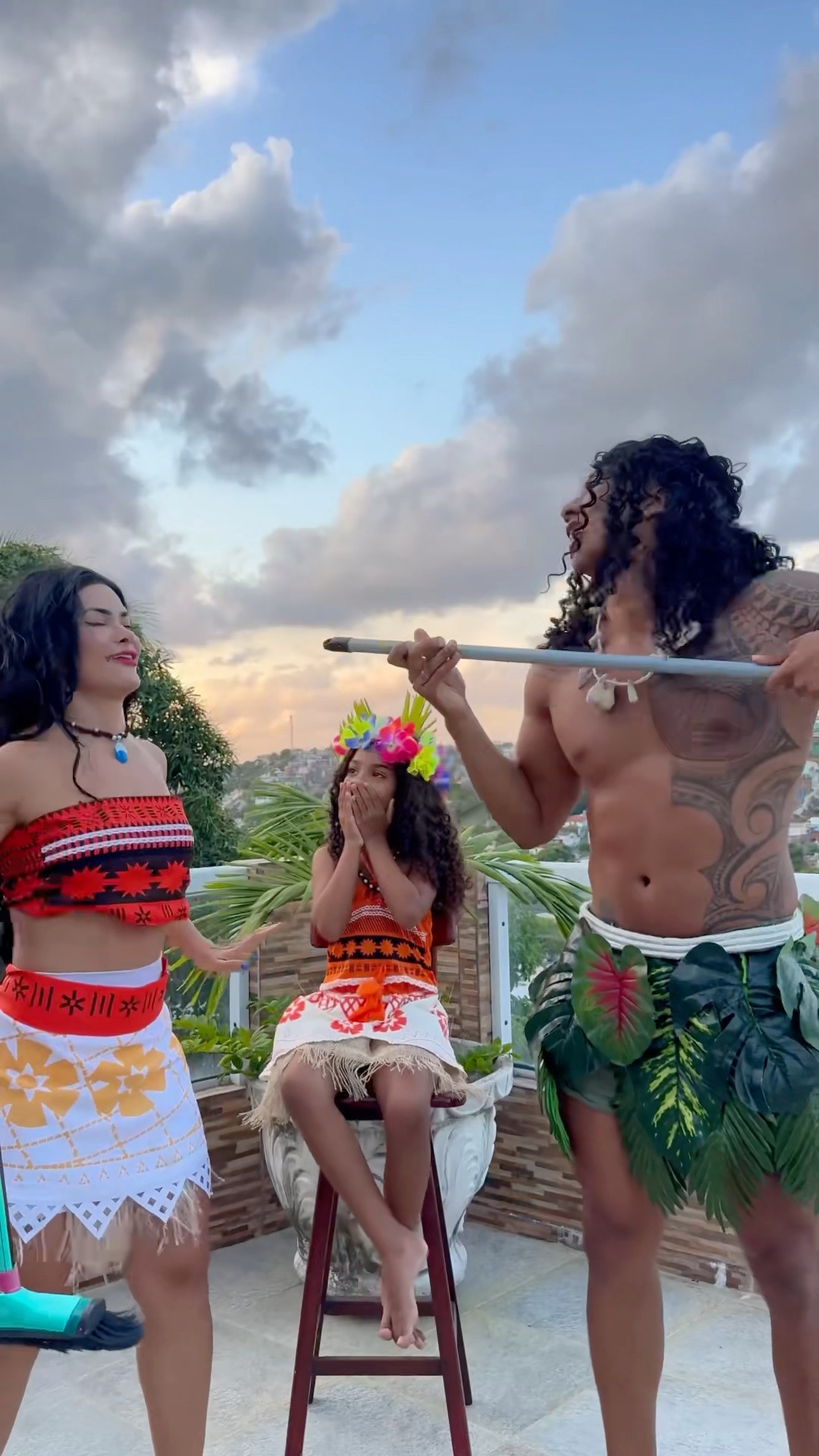 Moana ou Maui? ? ⚔️ @ApolloSant \u0026 Winny #entretenimento #moana #maui