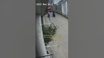 Máy xúc bị mất phanh trôi dốc rơi xuống bờ kè ở Quảng Ninh #giaothong #antoangiaothong #mayxuc