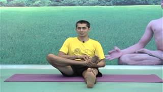 Padmasan | How to Do Padmasana (Lotus Position) | Benefits of Padmasana - Yogacharya Dhakaram