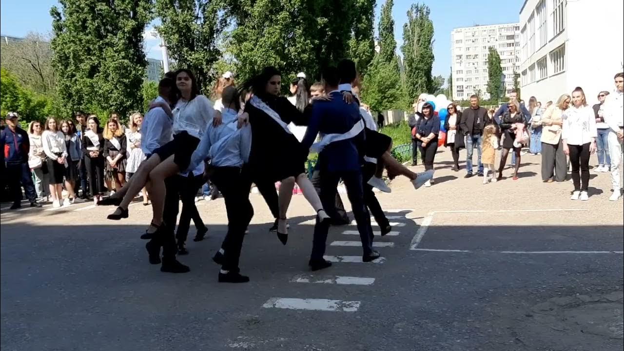 вальс на последний звонок. наш выпускной. сосногорск школа 5 класкла. вальс на последний звонок 9. вальс на последний звонок это обязательно.