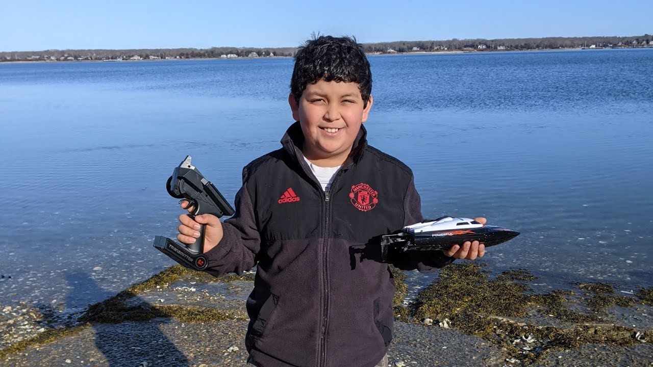 driving my udci RC boat in salt water YouTube