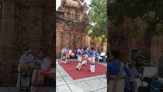 Po Nagar dance near temple