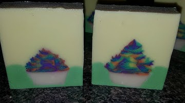 Making and cutting rainbow cupcake🎂 embed soap loaf