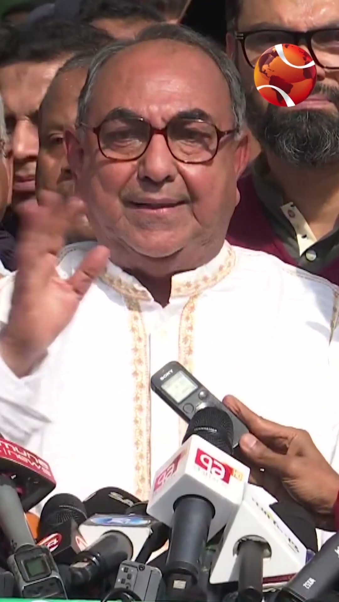 'আপনি রাজনীতি করেন না, রাজনীতিবীদিদের সম্মান দিয়ে কথা বলবেন' #MirzaAbbas #BNP #Channel24