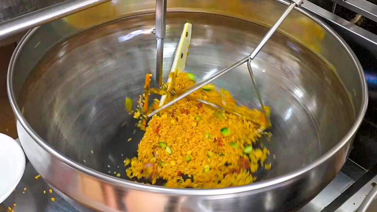 Fride Rice Counter Satisfying!! 200 Fried Rices served a day by Automatic Cooking Machine ...