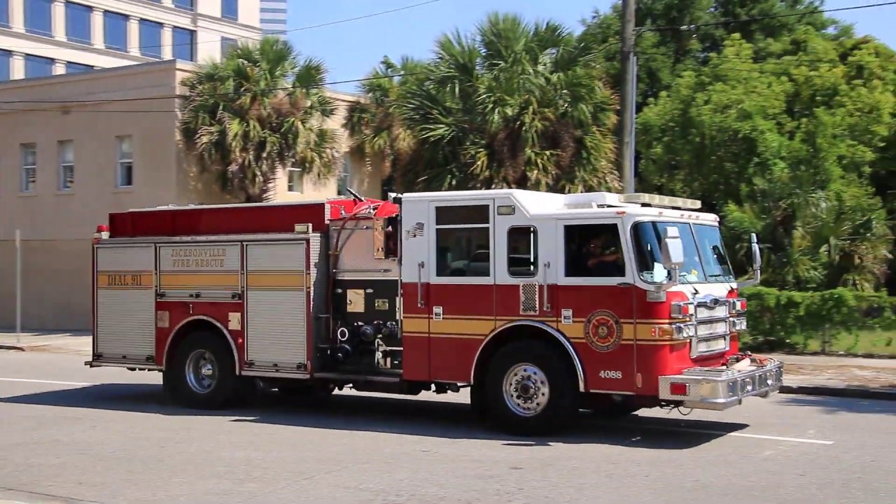 Squad 4 & OLD Engine 31 Jacksonville Fire Department YouTube