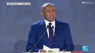 Le président de la Confédération africaine de football, Ahmad Ahmad, interpellé à Paris