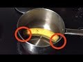 Coupez les extrémités d'une banane et faites-la cuire