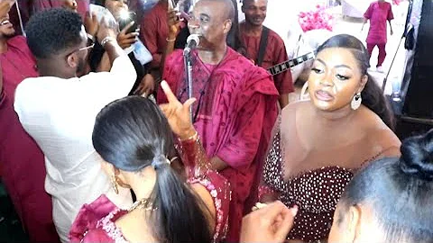 MOMENT ENIOLA BADMUS AND HER FRIENDS TAKE OVER K1 DE ULTIMATE STAGE AT KUBIS DAUGHTER'S WEDDING