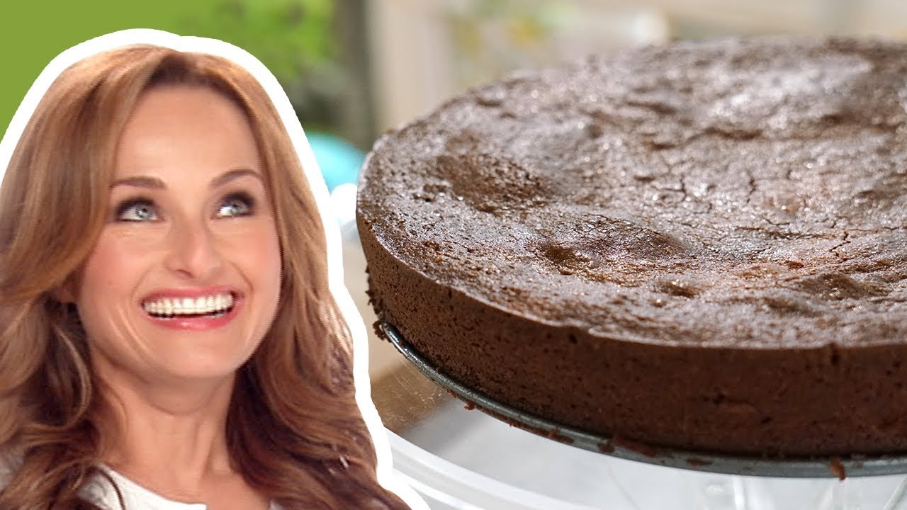 Giada De Laurentiis Makes a Chocolate Cake (Torta Caprese) | Giada in Italy | Food Network