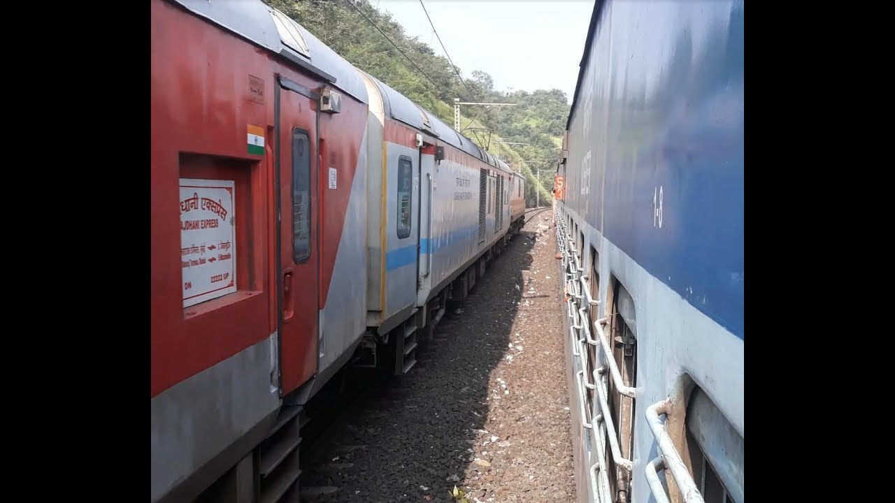 22222 Push-Pull Rajdhani Express overtakes Sewagram Express at Thull ...
