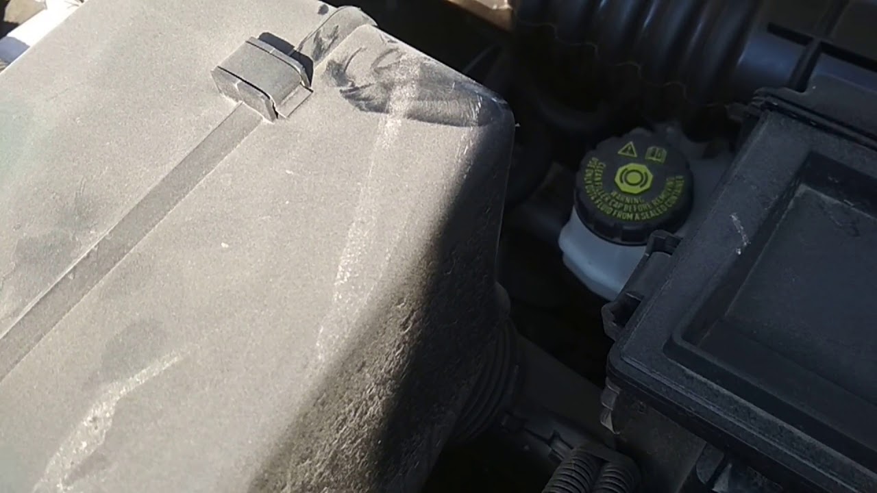 Vesta SW стук сцепления при отжатии педали - YouTube