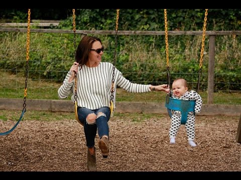 Video: Tamara Ecclestone và con gái Sophia đá một cái nhìn thoải mái