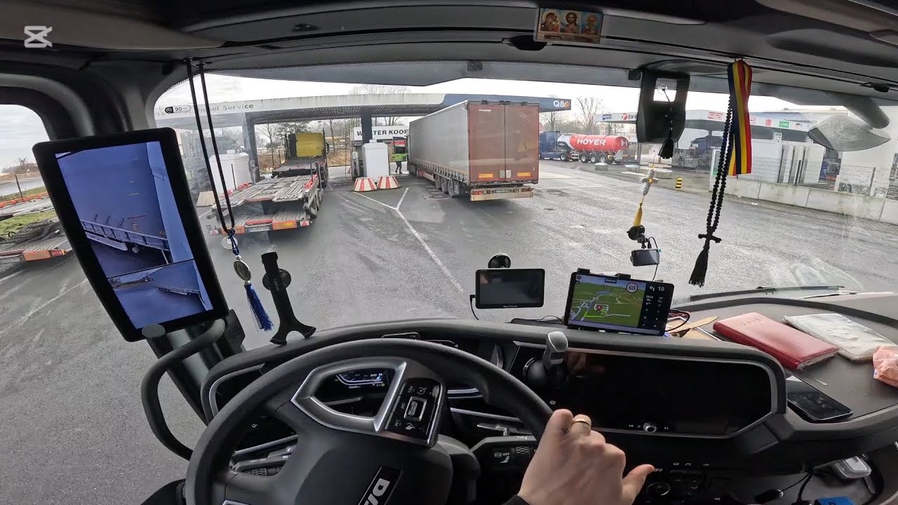 Unii trag mâța de coadă în pompe 🤷‍♂️