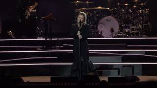 Kelly Clarkson  Used to Be Young (Miley Cyrus cover), @ Bakkt Theater in Las Vegas on 12/31/2023