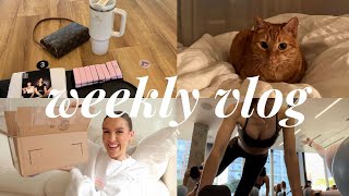 WEEKLY VLOG: getting back in routine, workouts, unboxing, apartment chores \& date night | Emma Rose