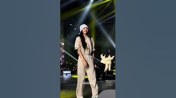Thumbnail of When Lisa saw someone drop their money 💵#blackpink #lisa #money #lalisamoney
