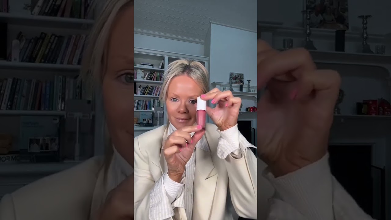 Alex Fevola's steps to Glowing skin and soft peachy eyes.