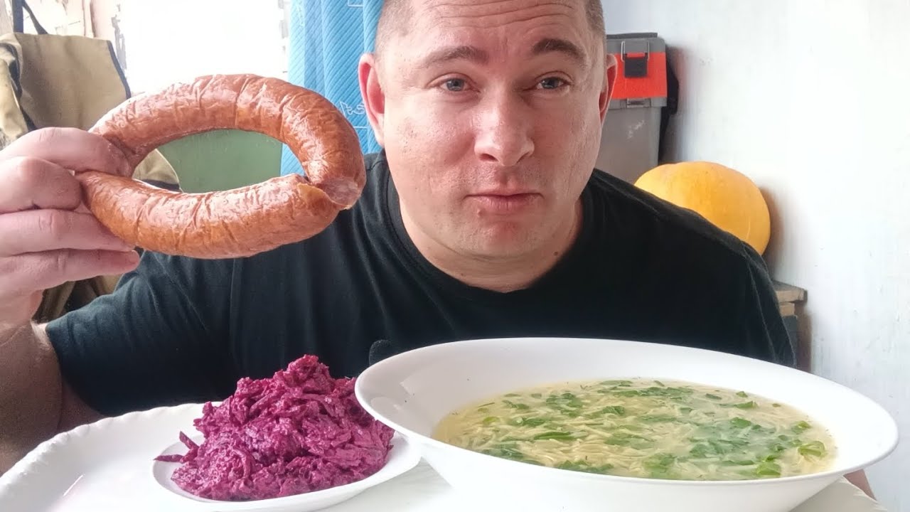 Мукбанг/обжорыч/вкусняшки/суп с домашней лапшой, краковская колбаса,салатик свекольный/mukbang/