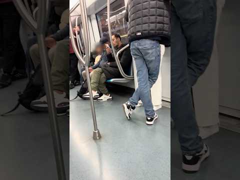 🔴💤Nap Time Before Stealing From People - Pickpockets in Metro #PickpocketsinRome #Pickpockets