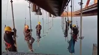 Hanging scaffolding works