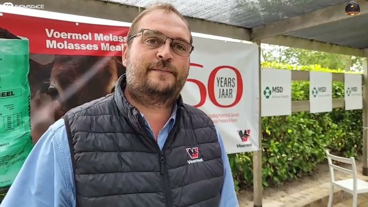 Voermol gesels met ons oor jou kudde se voeding by die Nguni Regainer Groep boeredag en veiling.