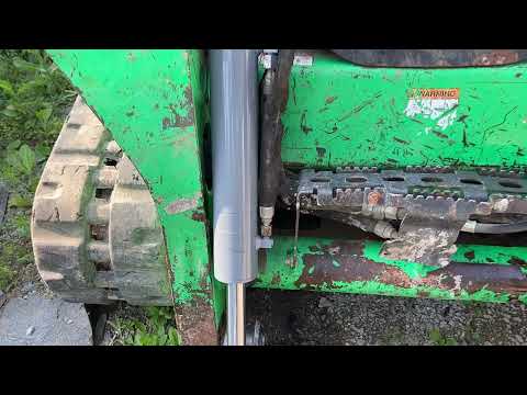 Bobcat aftermarket EBay tilt cylinders install bleeding the air out T550 track loader skid steer