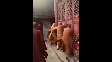 حتى رهبان شاولين ماستخدموش الكونغ فو شوف آخر واحد تحس انه قاعد في قهوه وكرسي في الكلوب هههه Bodybu 