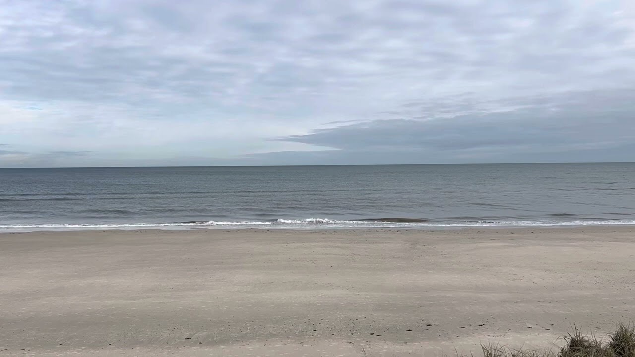 Serene Coastal Waves: Relaxing ASMR Soundscape by the Beach