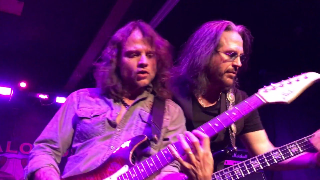 Winger ウィンガー Metallic Unknown