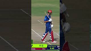 Green hammers Mitchell for two fours and one six in the 18th over 🔥#HBLPSL11 | #NewEra #RPvIU MZB1K