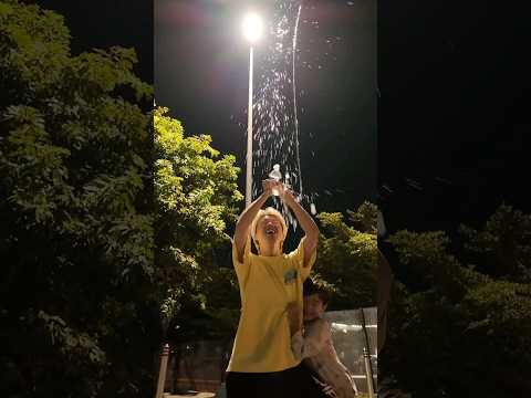 물병으로 이렇게 이쁜 <strong>분수쇼</strong> 된다고??? 마지막 주의 ㅋㅋㅋ