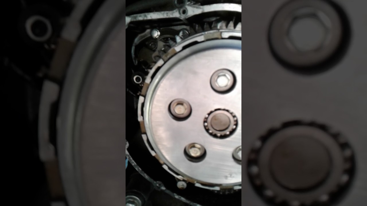 Honda Magna - Right side cover removed