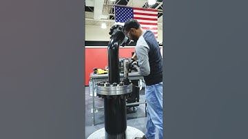 Bolting with LITHIUM SERIES II Electric Torque Tool