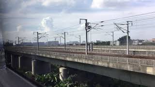 2019.7.25(木)16:41 南寧行き高速鉄道G418列車の車窓 (広州南駅発車後)