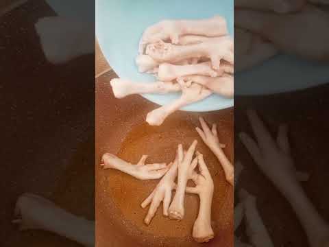 طريقة طهي ارجل الدجاج تحتوي ع الكثير من الفوائد شوفو الفيديو السابق فوائد وبعدها احكمو ع الوصفة