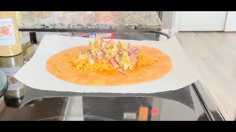 5 MINUTE ON THE GO BREAKFAST BURRITO