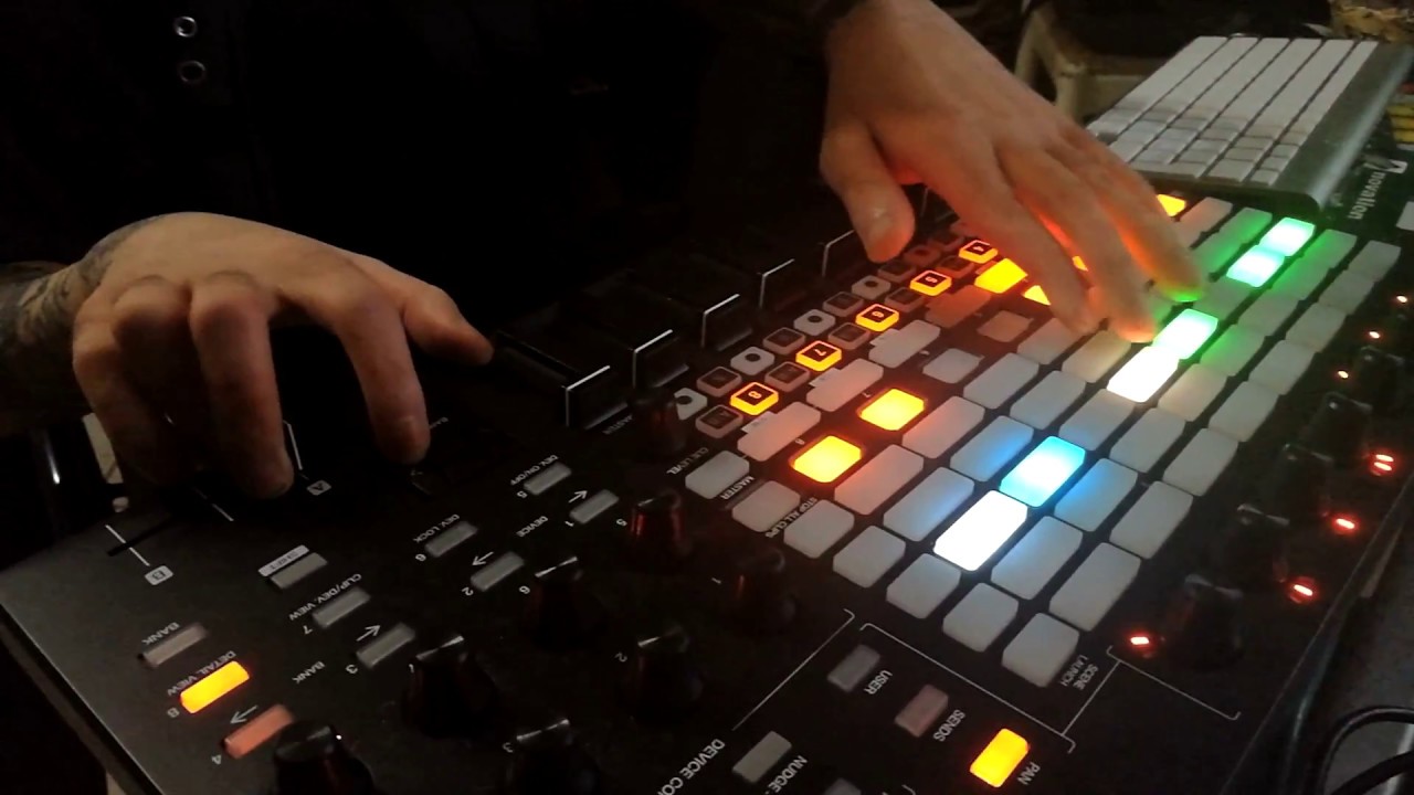 Wozek Live Set (Apc40 MkII) 10/2017 - Tech House