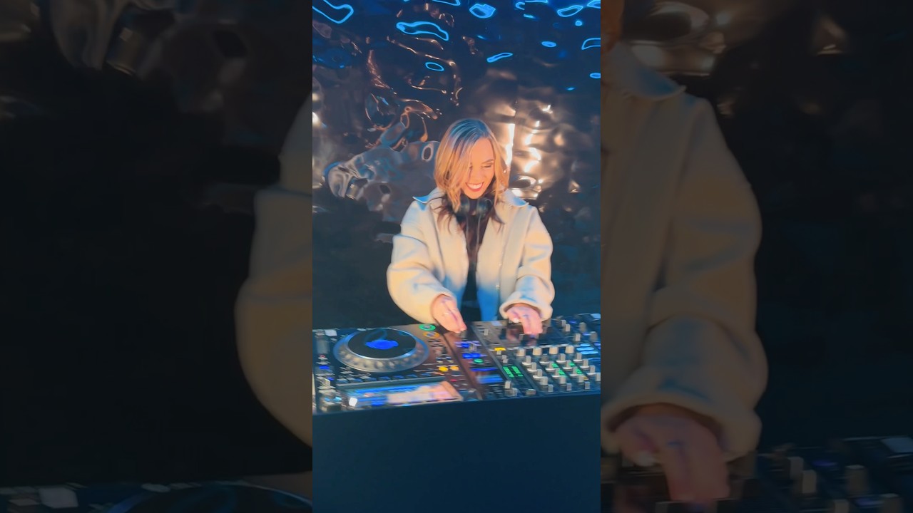 Put the needle on the record.. but make it Blade 😎 took a trip to EverMix for a session! 🎧 