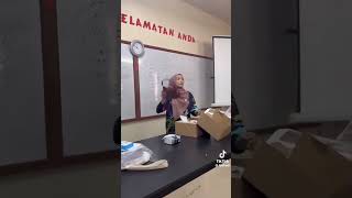 Elsa Pitaloka terpuruk dalam luka